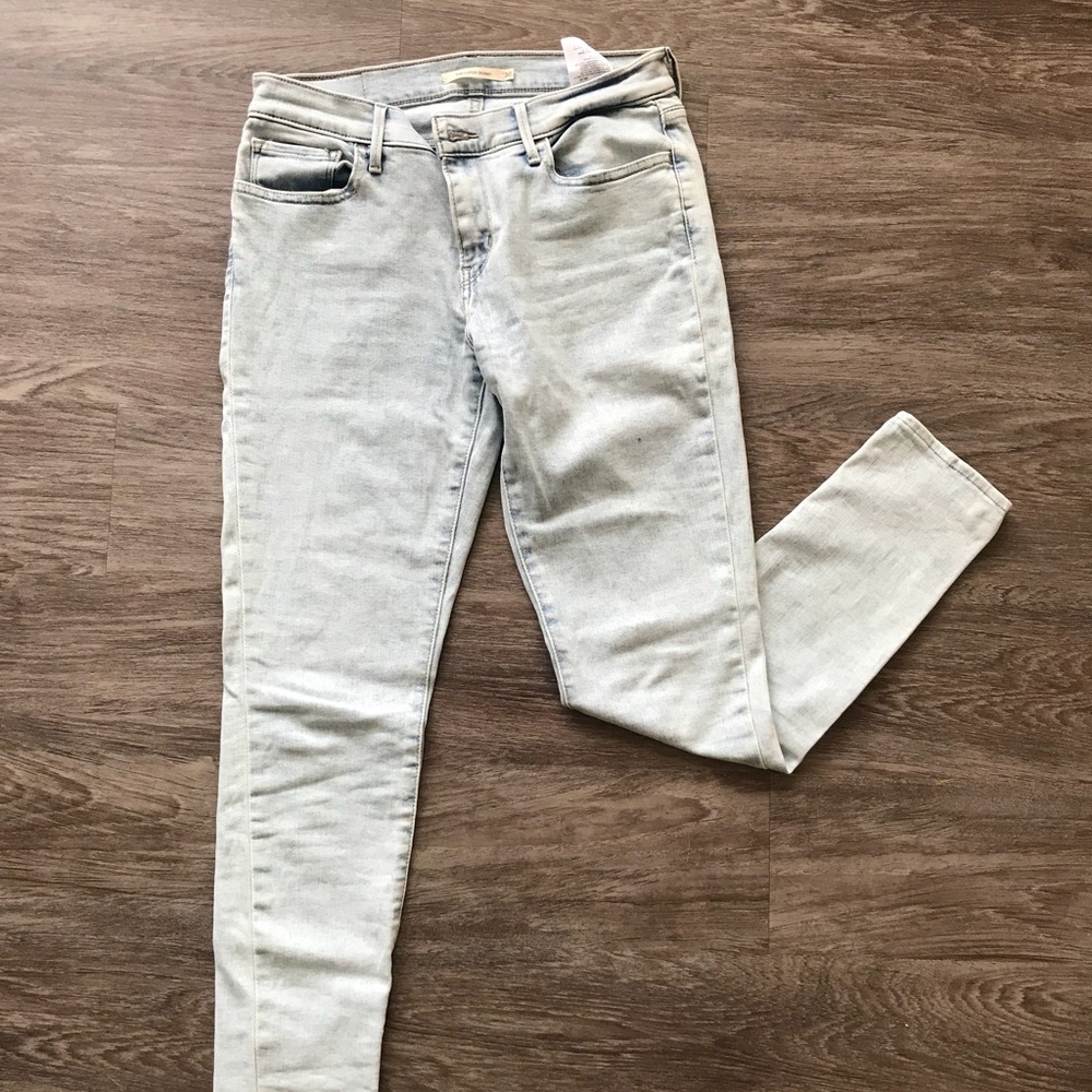 Levi’s light blue stone wash stretch jeans
